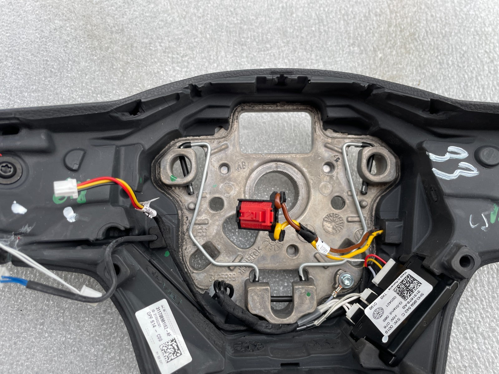 Original VW Golf VIII 8 Multifunktionslenkrad rot Leder 5H0959542C6