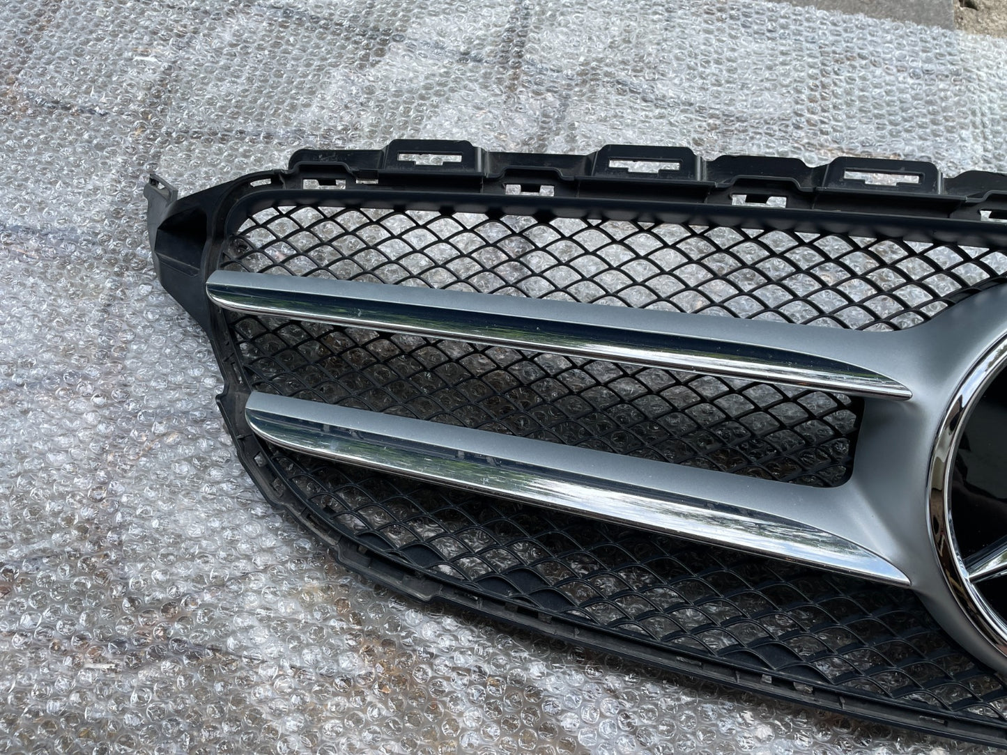 Original Mercedes C-Klasse W205 S205 Kühlergrill Frontgrill A20588037833