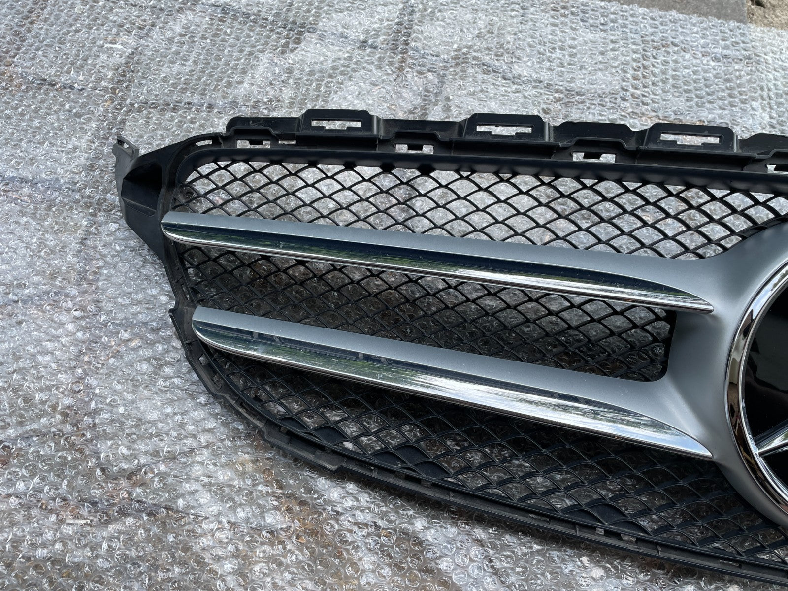 Original Mercedes C-Klasse W205 S205 Kühlergrill Frontgrill A20588037833