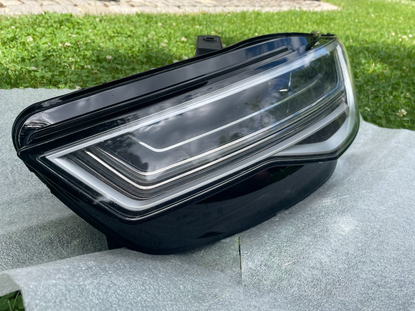 Original Audi A6 C8 Scheinwerfer links 4G09410352