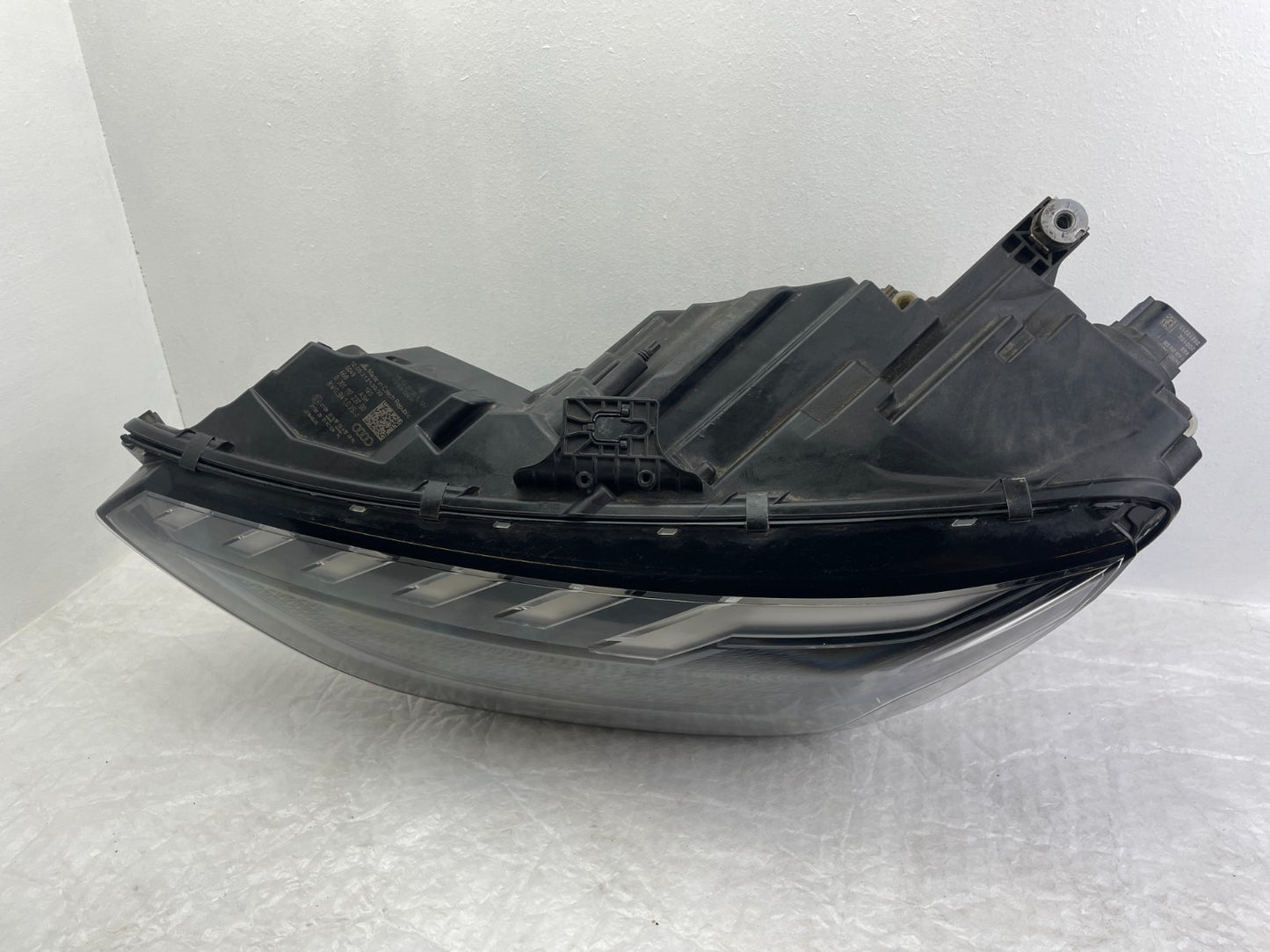 Original Audi RS4 B9 LED Scheinwerfer Matrix schwarz links 8W0941035J4