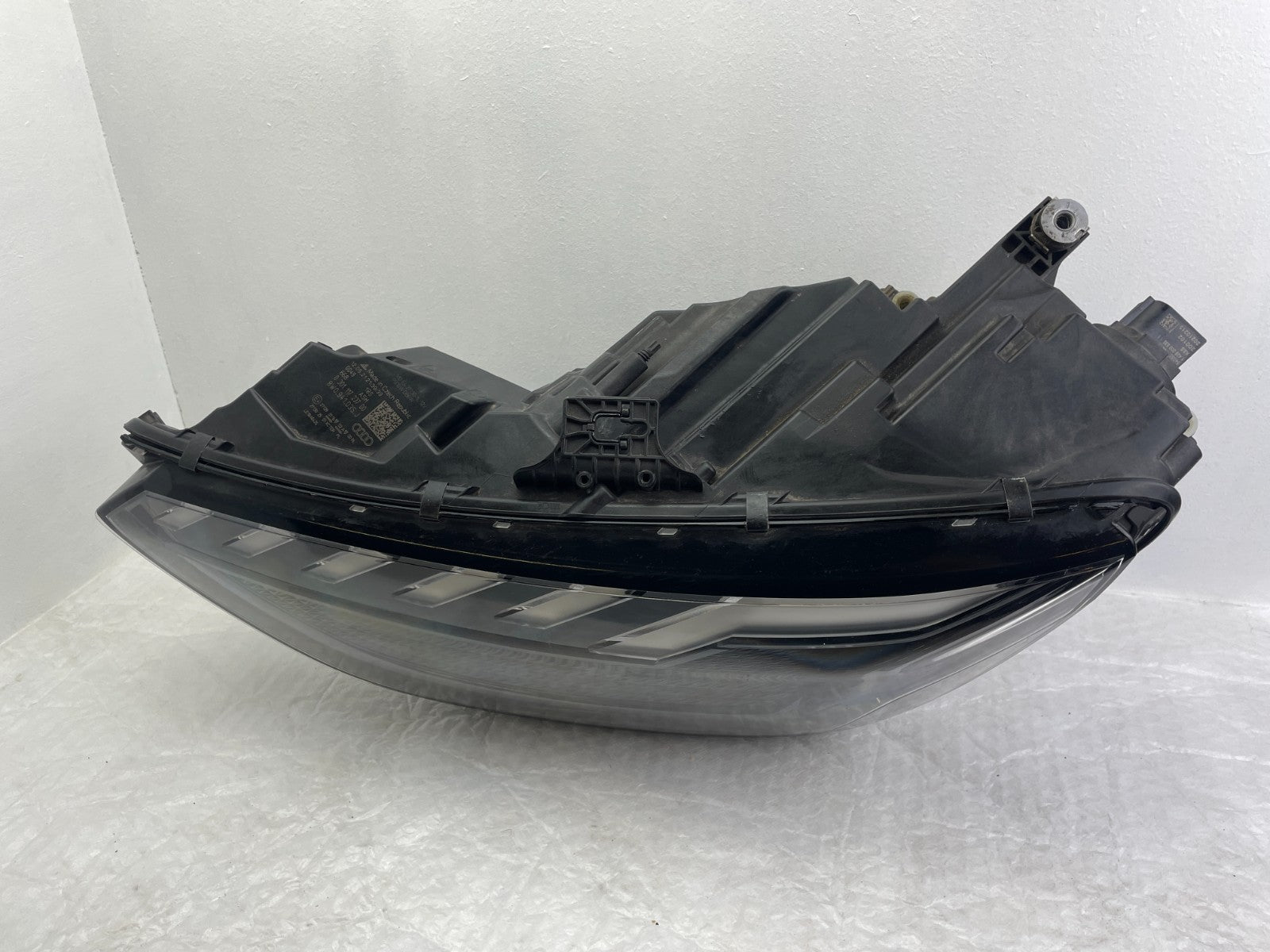 Original Audi RS4 B9 LED Scheinwerfer Matrix schwarz links 8W0941035J4