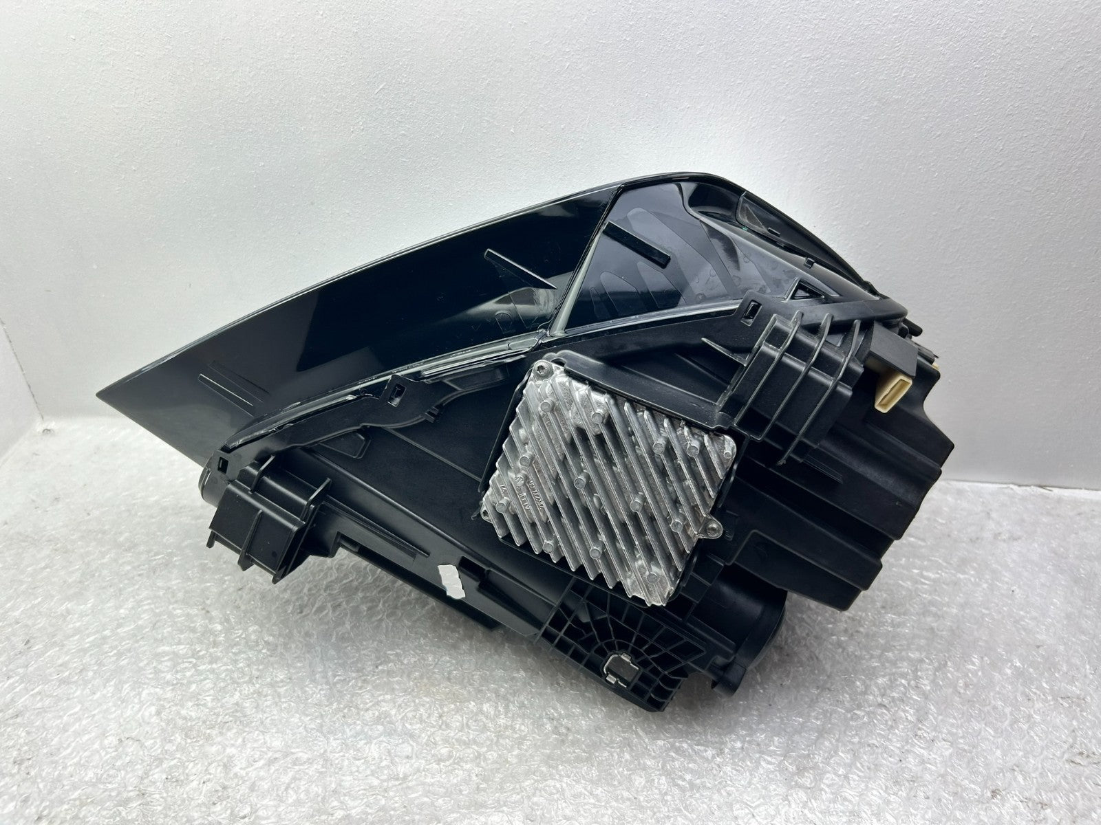 Original Audi Q2 LED Scheinwerfer links 81A94103513