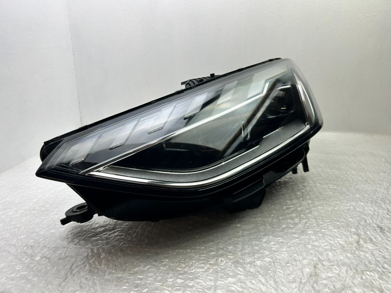 Original Audi A4 8W B9 LED Scheinwerfer links 8W0941033D1