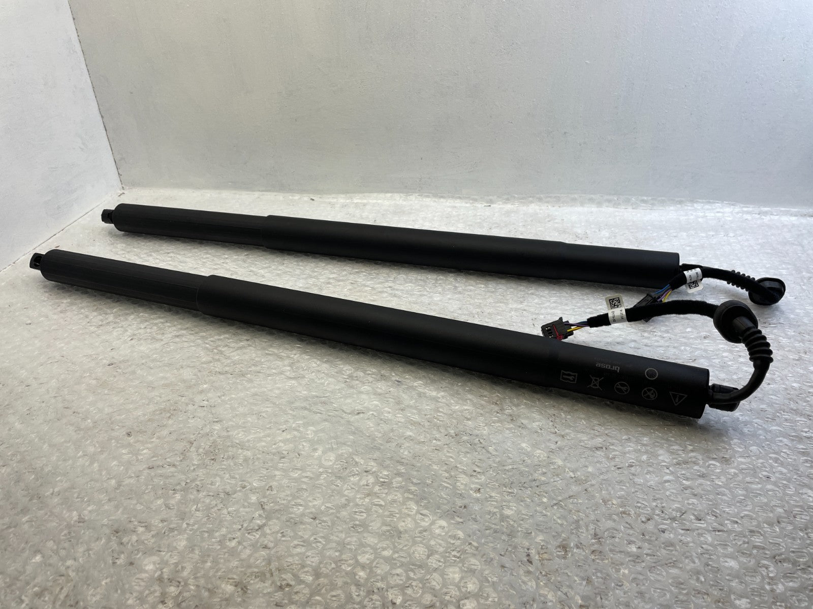 1x Original Skoda Octavia Gasfeder elektrisch Heckklappe Kofferraum 5E7827851D0