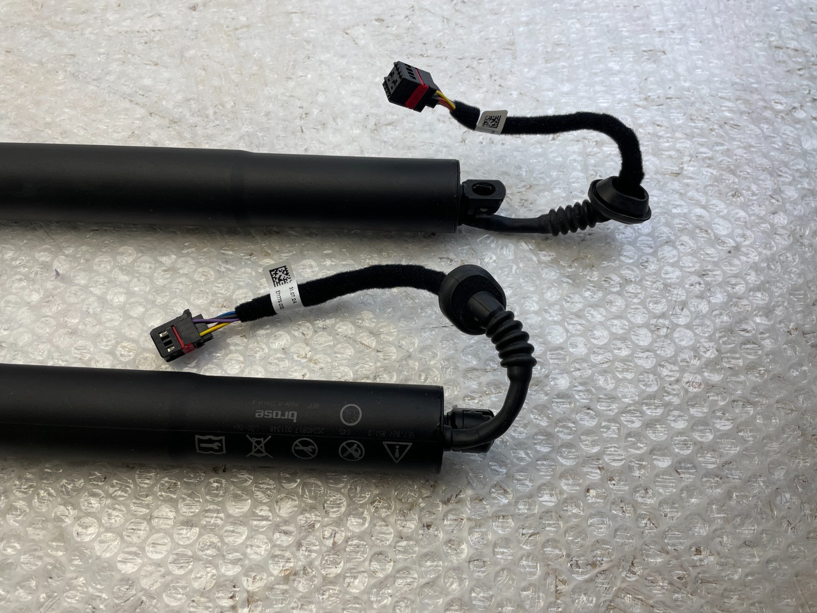 1x Original Skoda Octavia Gasfeder elektrisch Heckklappe Kofferraum 5E7827851D1