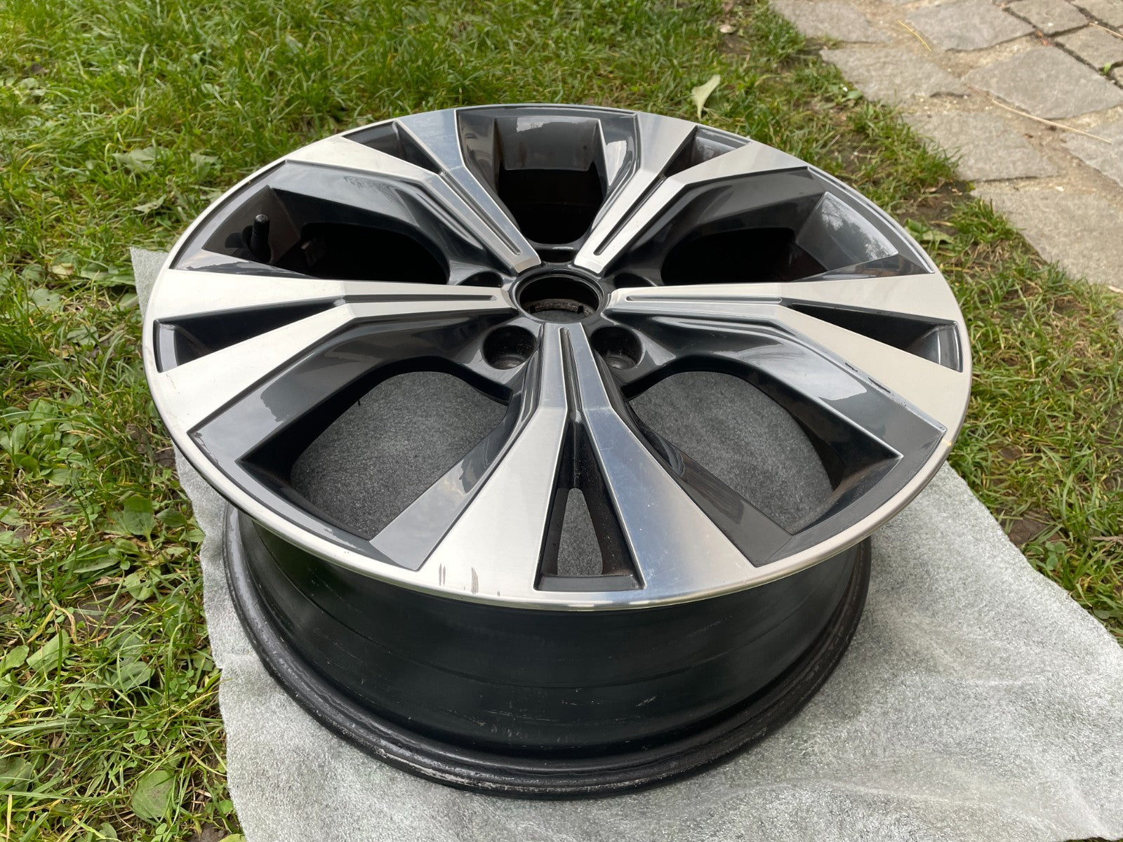 Original Seat Ateca Alufelge 7Jx18 Zoll ET45 grau 575601025E 575601025AL2