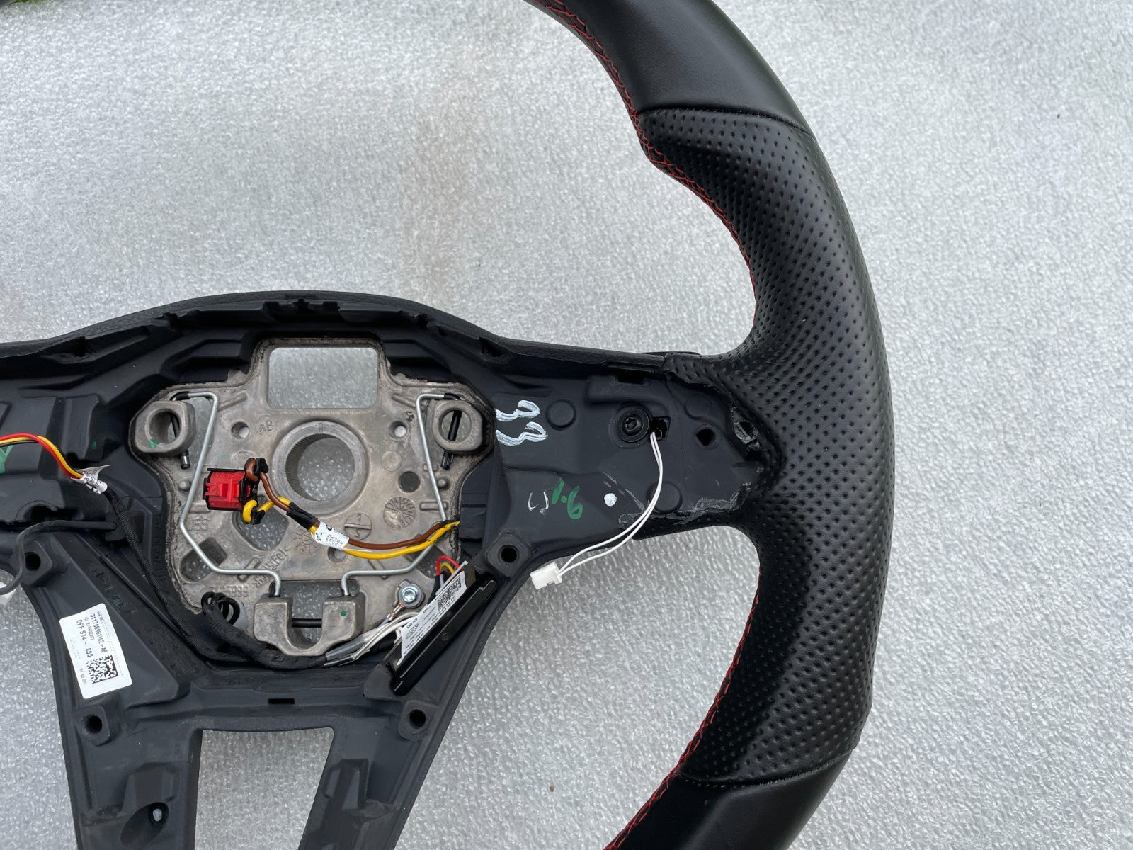 Original VW Golf VIII 8 Multifunktionslenkrad rot Leder 5H0959542C3