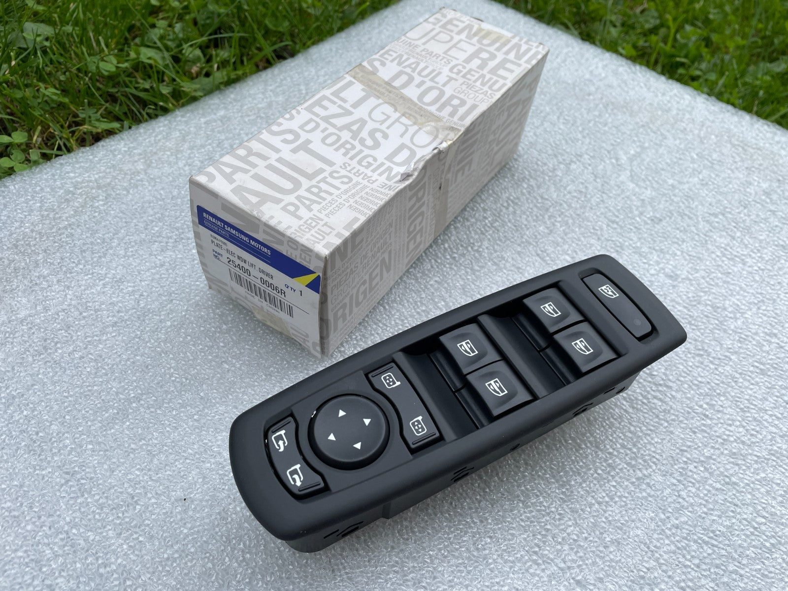 Renault Megane Laguna Fensterheberschalter Schalter vorne links 254000006R4