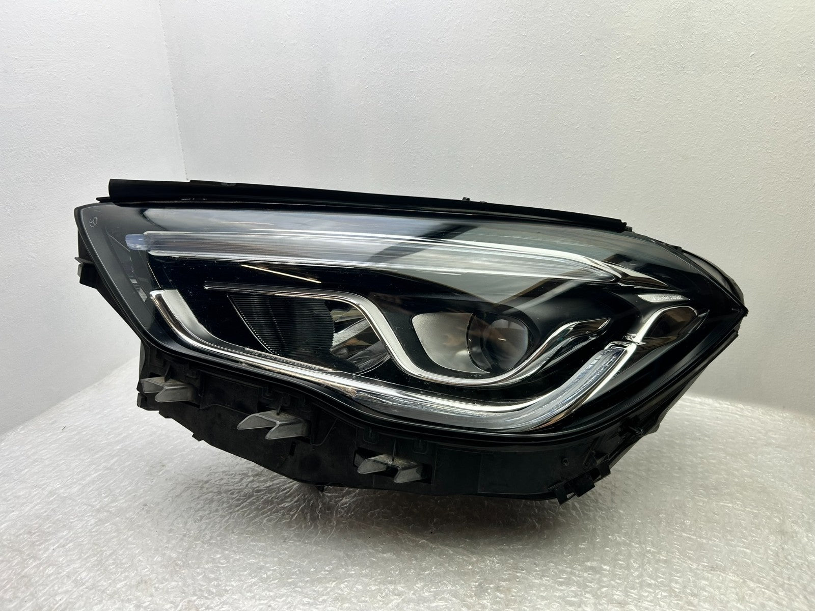 Original Mercedes W246 GLA Scheinwerfer links A24790635050