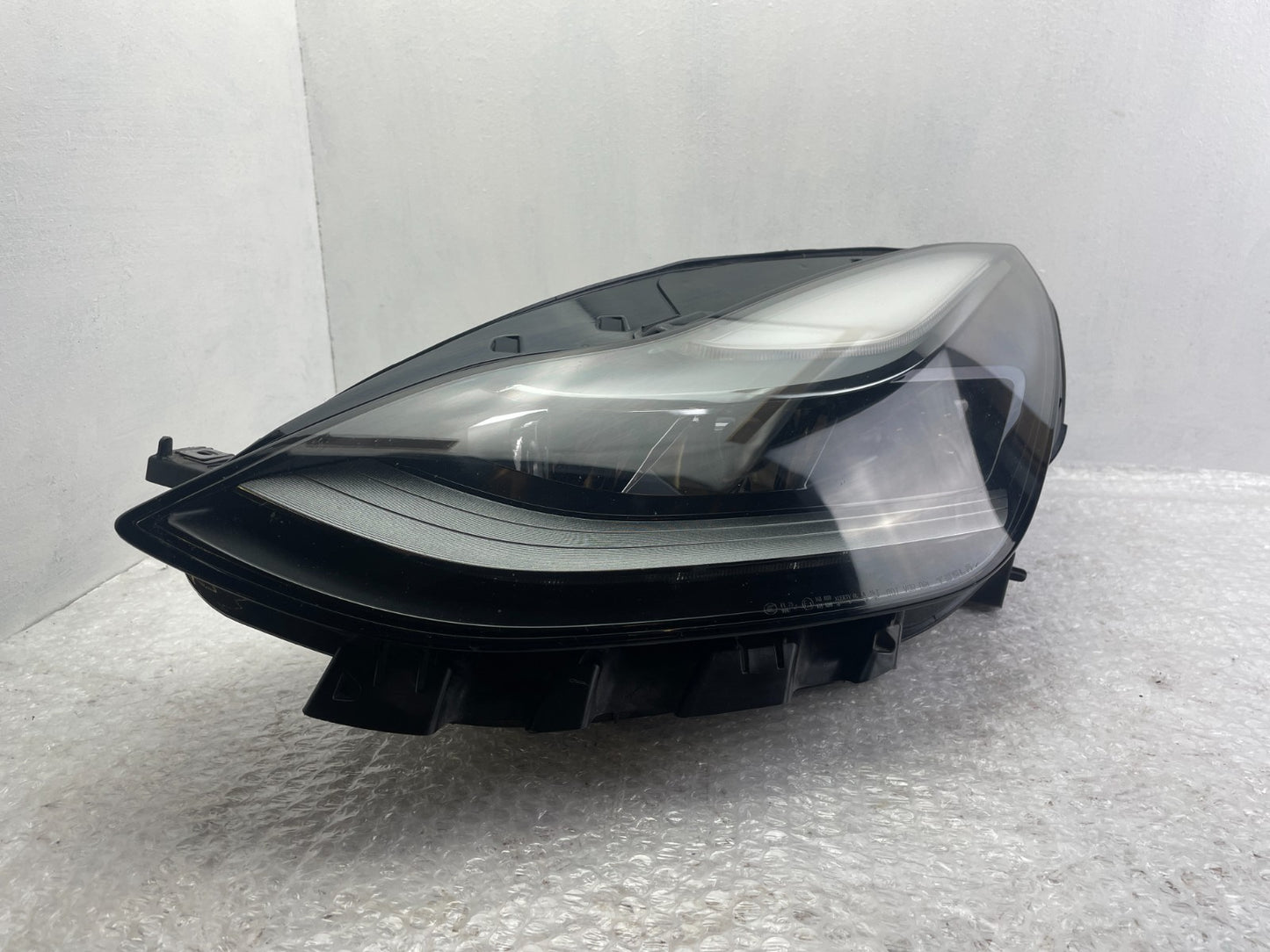 Original Tesla Model 3 LED Scheinwerfer links 1514952-00-D1