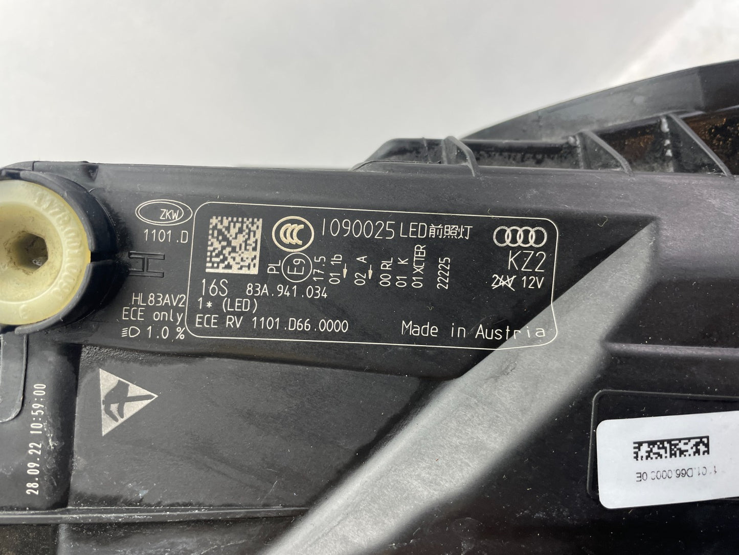 Original Audi Q3 LED Scheinwerfer rechts 83A9410345