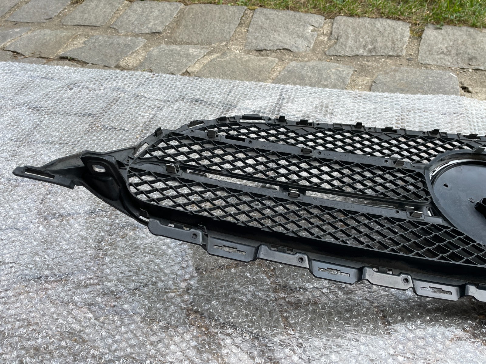 Original Mercedes C-Klasse W205 S205 Kühlergrill Frontgrill A20588037837