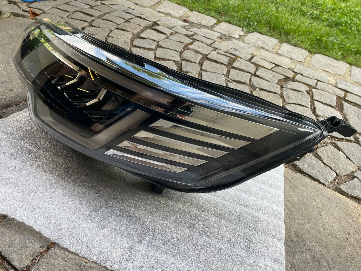 Original Renault Trafic 4 Scheinwerfer links 260601790R1