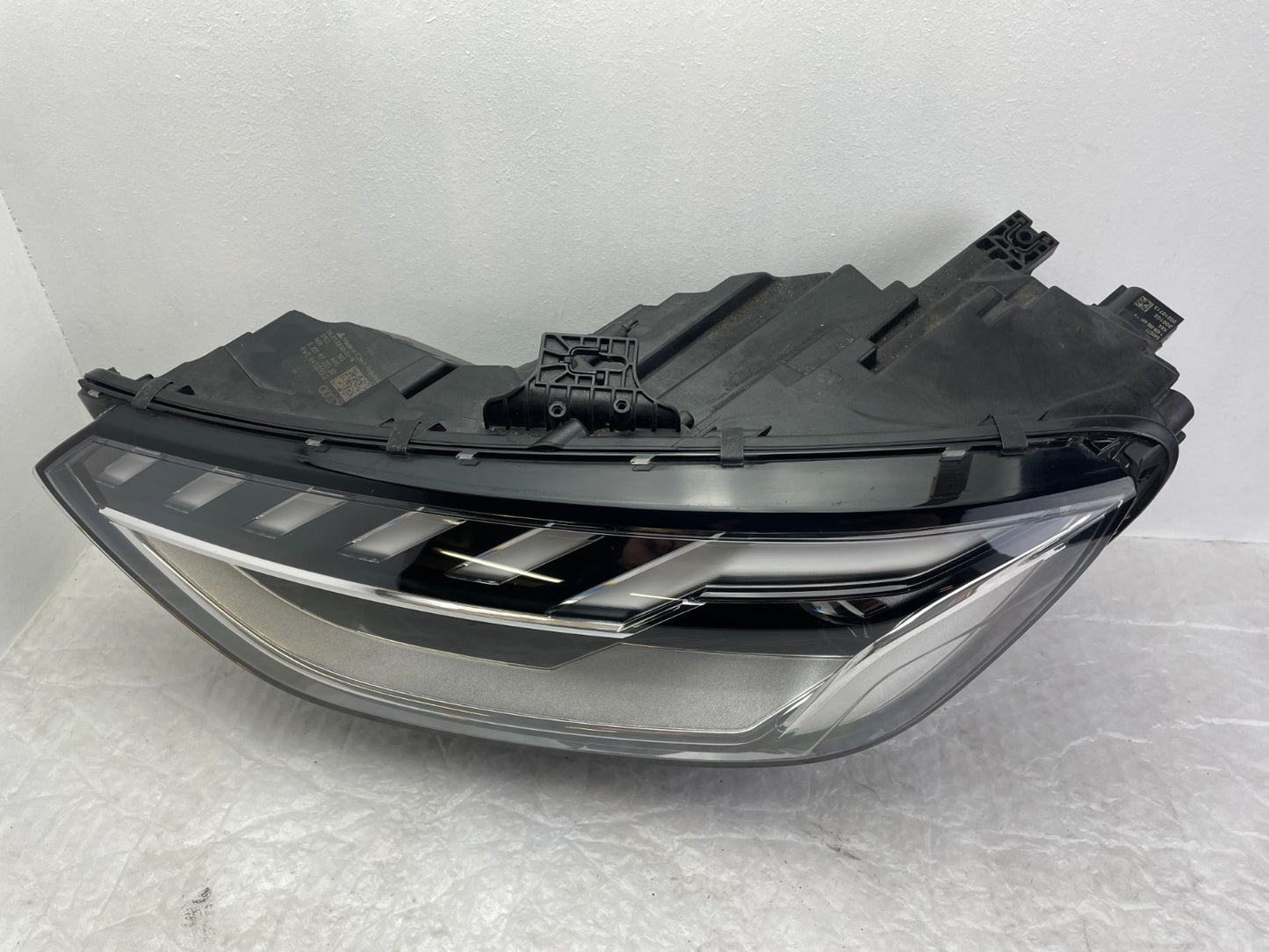 Original Audi A4 8W B9 LED Scheinwerfer links 8W0941033D4