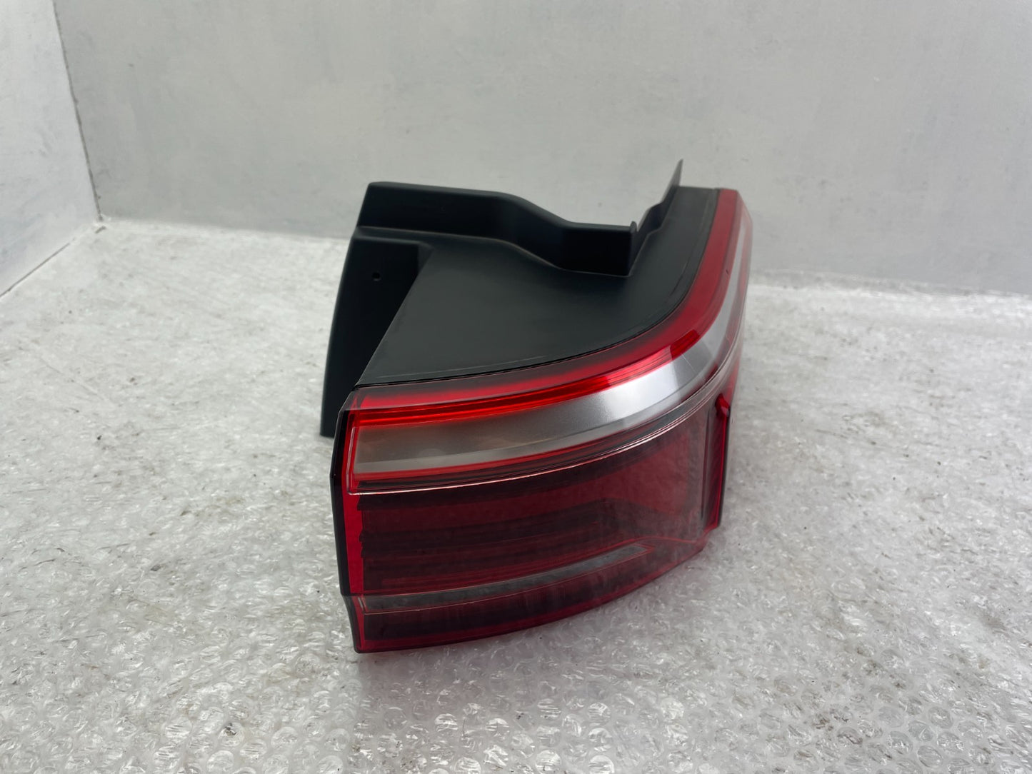 Original VW T7 Transporter Rückleuchte rechts 7T0945096E1