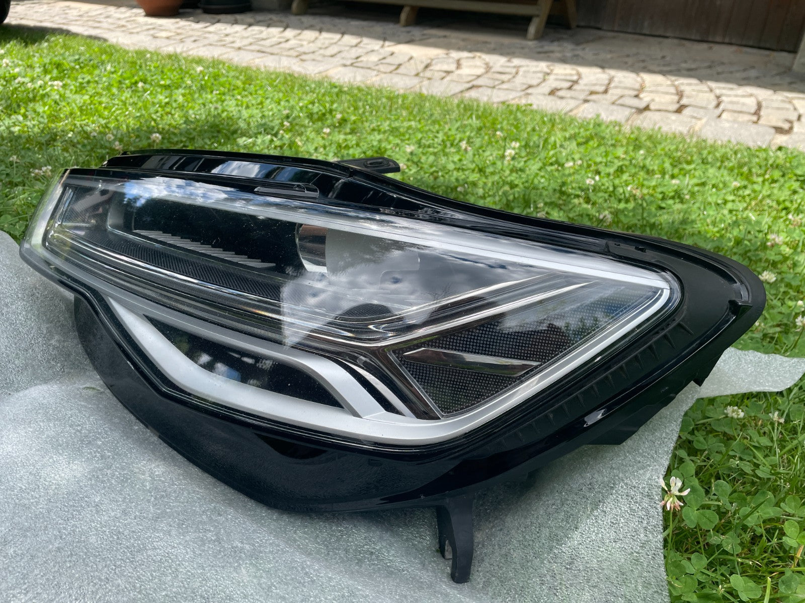 Original Audi A6 C8 Scheinwerfer links 4G09410351