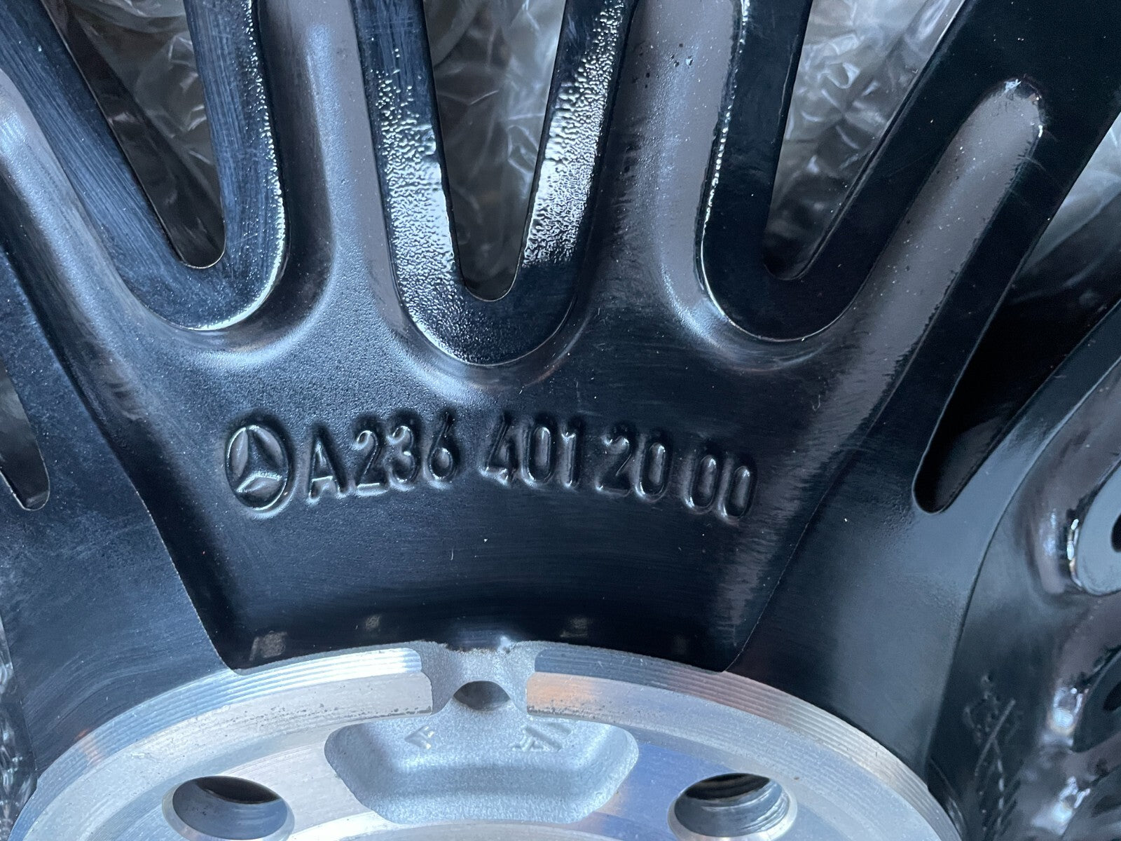 1x Mercedes AMG CLE Alufelge 9Jx19 Zoll ET60,5 / A23640120004