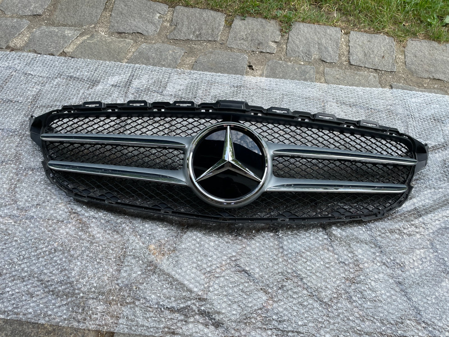 Original Mercedes C-Klasse W205 S205 Kühlergrill Frontgrill A20588037830