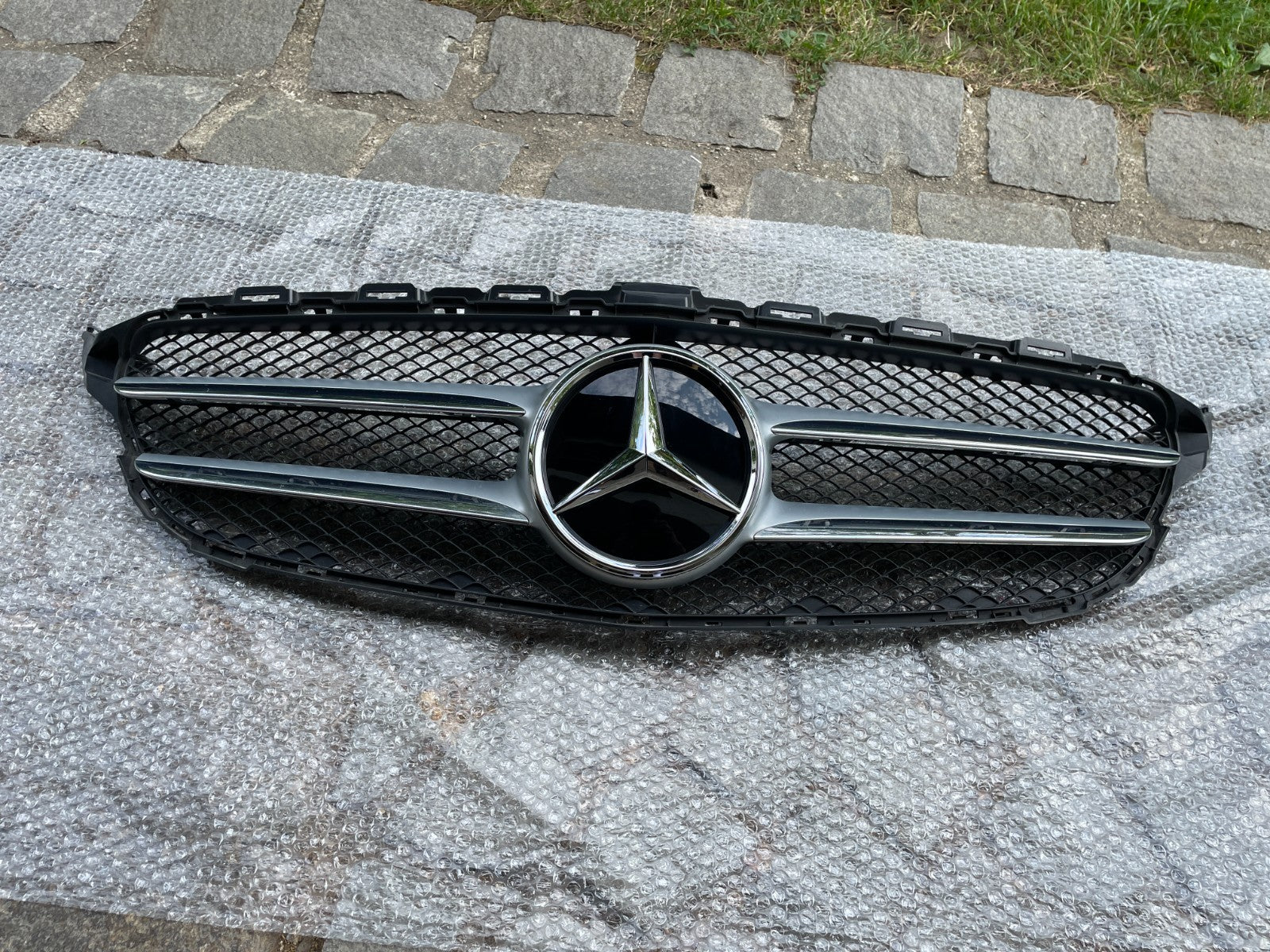 Original Mercedes C-Klasse W205 S205 Kühlergrill Frontgrill A20588037830