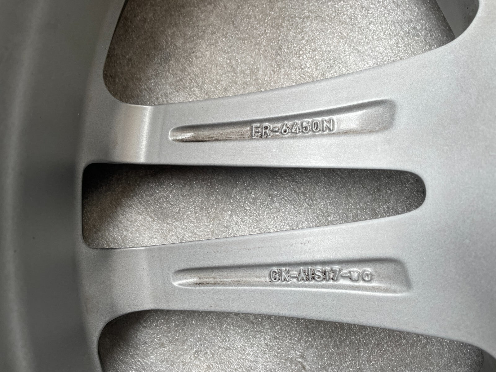 1x Porsche Macan Turbo Alufelge 9Jx20 Zoll ET26 / 95B601025DJ8