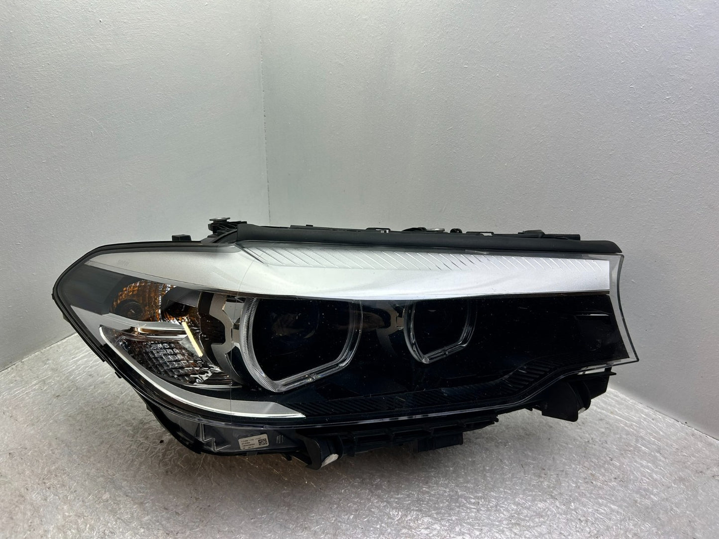 Original BMW 5er G30 G31 LED Scheinwerfer links 84991120