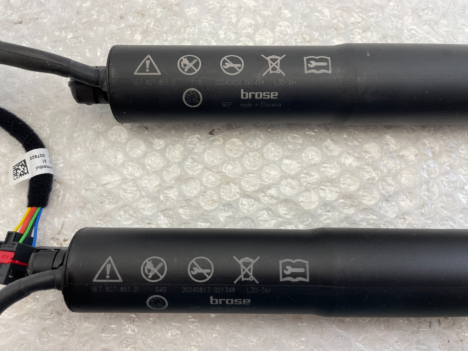 1x Original Skoda Octavia Gasfeder elektrisch Heckklappe Kofferraum 5E7827851D2