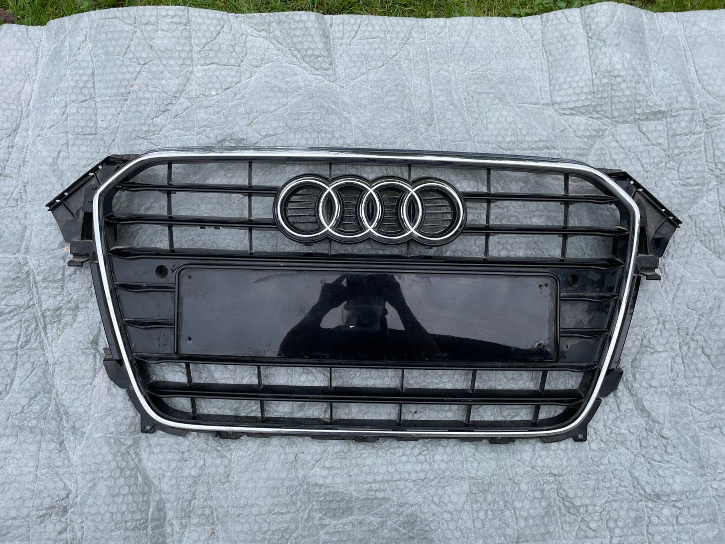 Original Audi A4 B8 Kühlergrill Frontgrill Gitter 8K0853651F0