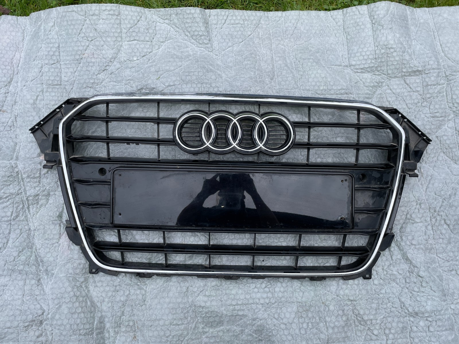 Original Audi A4 B8 Kühlergrill Frontgrill Gitter 8K0853651F0
