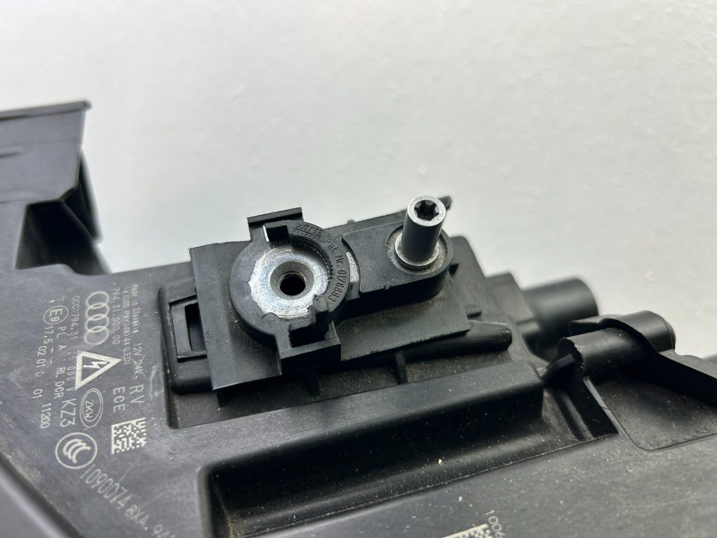 Original Audi A1 Xenon Scheinwerfer links 8XA941005 79431000005