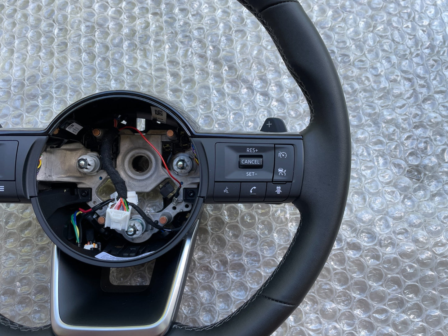 Original Nissan Qashqai J12 Lenkrad Leder 484306UG0D2