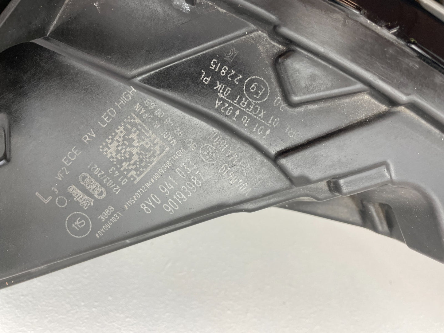 Original Audi A3 8Y LED Scheinwerfer links 8Y09410334