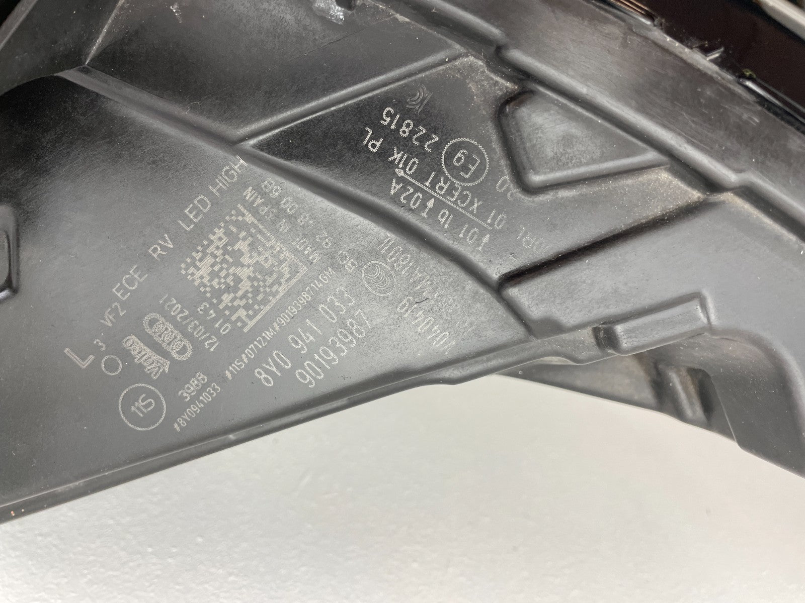 Original Audi A3 8Y LED Scheinwerfer links 8Y09410334