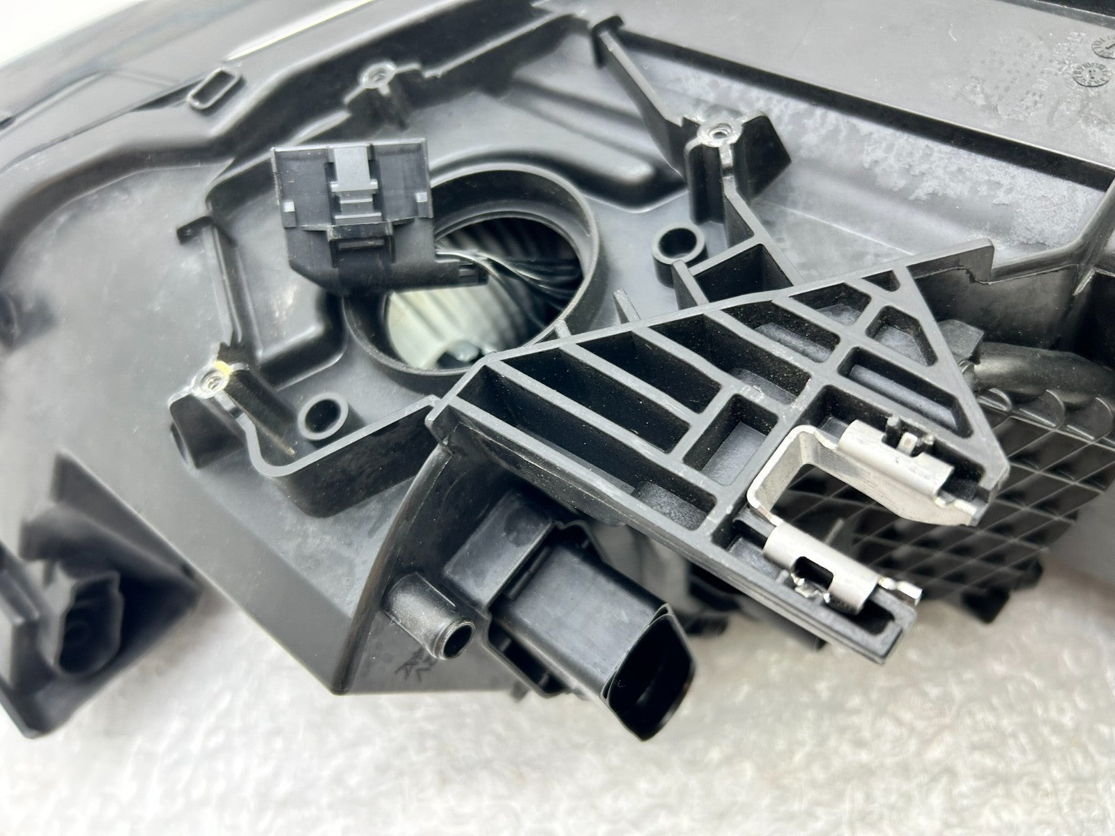 Original Audi A1 Xenon Scheinwerfer links 8XA941005 794310000010