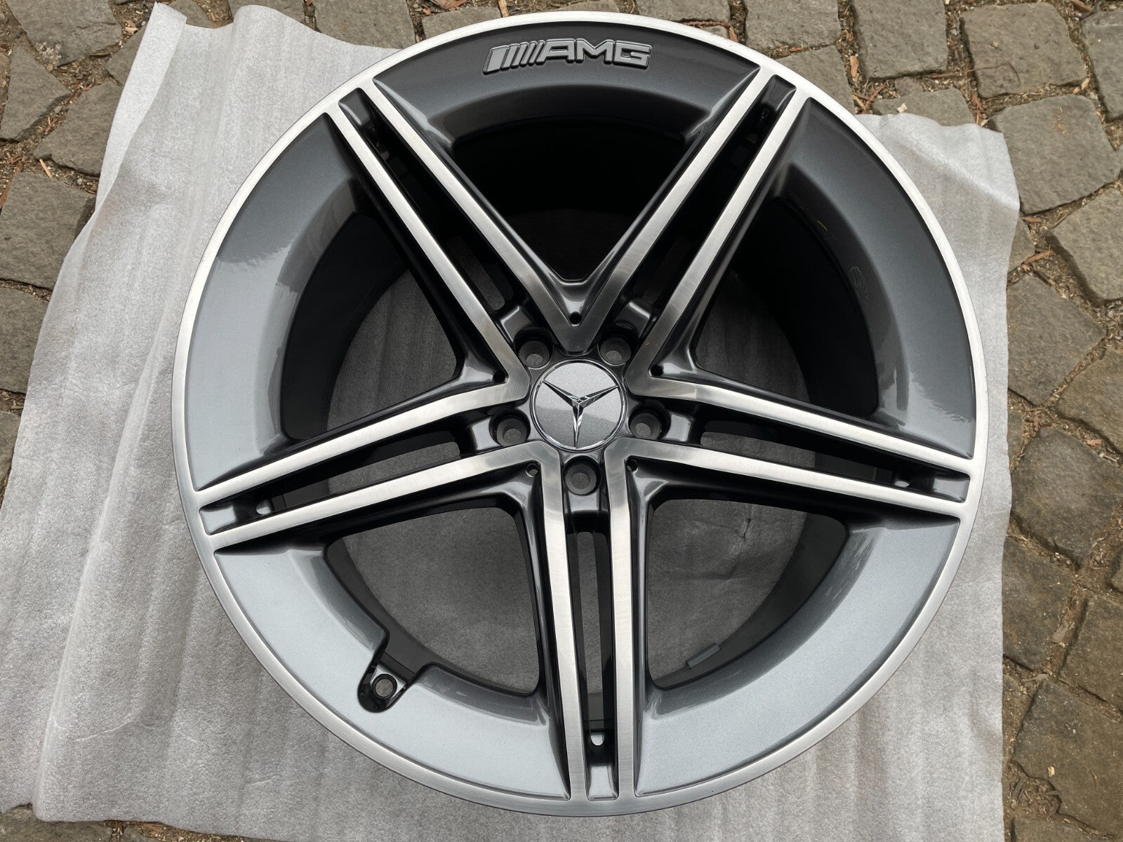 1x NEUE Mercedes AMG GT Alufelge 11.0Jx20 Zoll / A29040105000