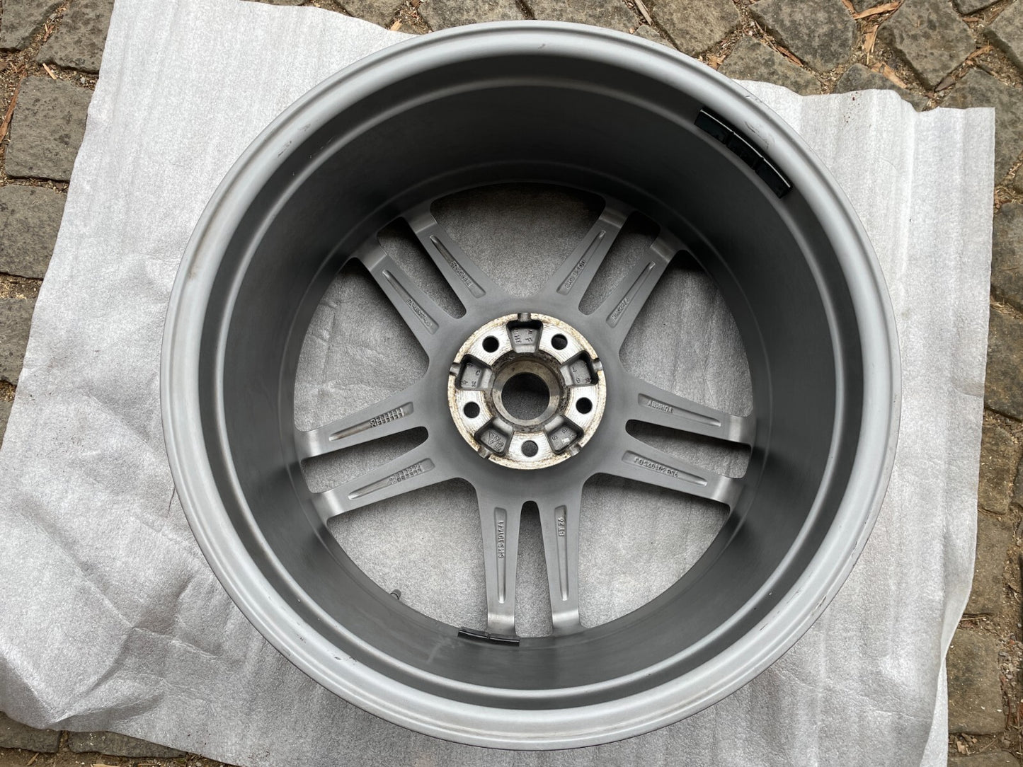 1x Porsche Macan Turbo Alufelge 9Jx20 Zoll ET26 / 95B601025DJ3