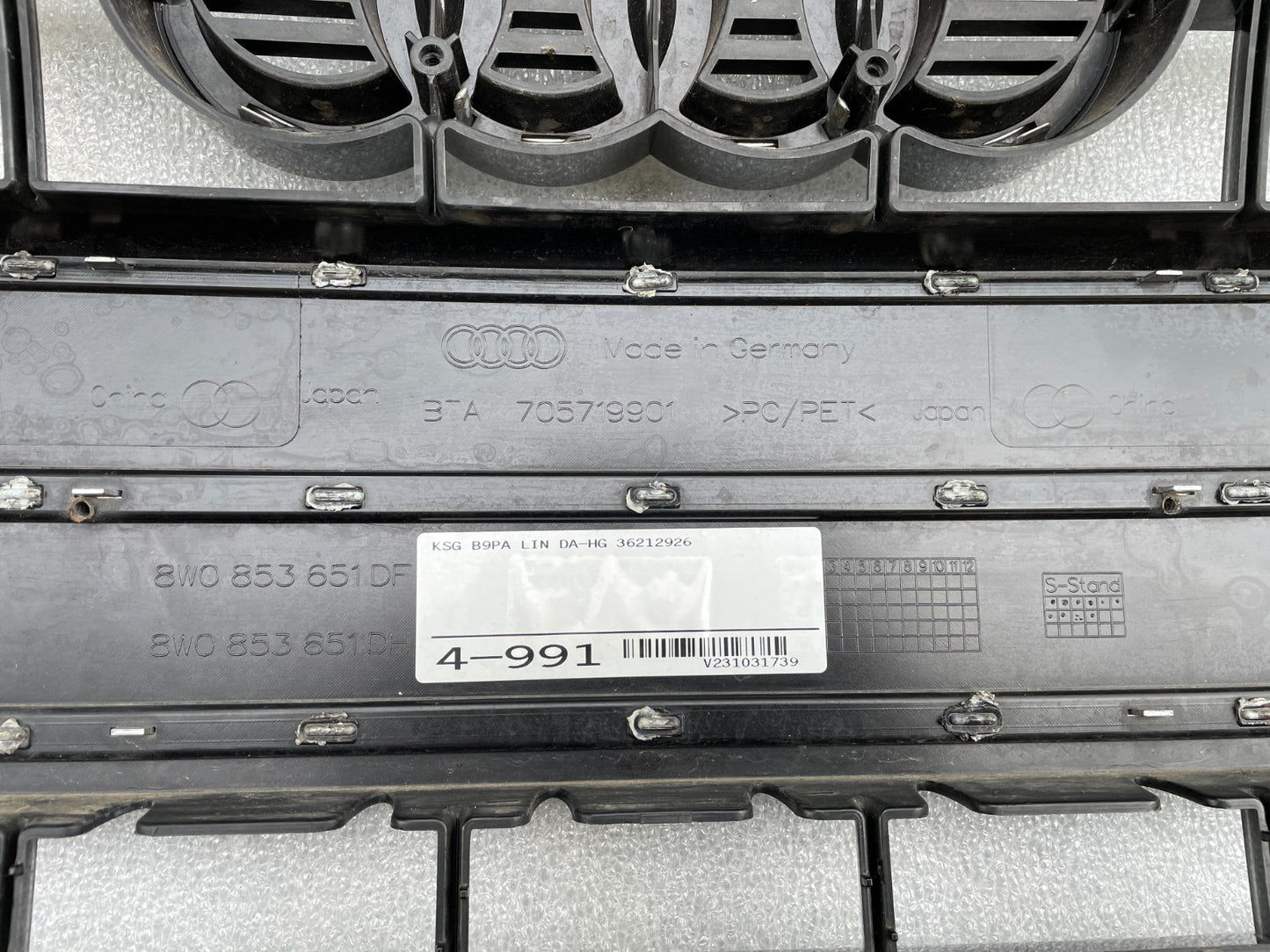 Original Audi A4 B9 8W Kühlergrill Frontgrill Gitter Grill 8W0853654DF9