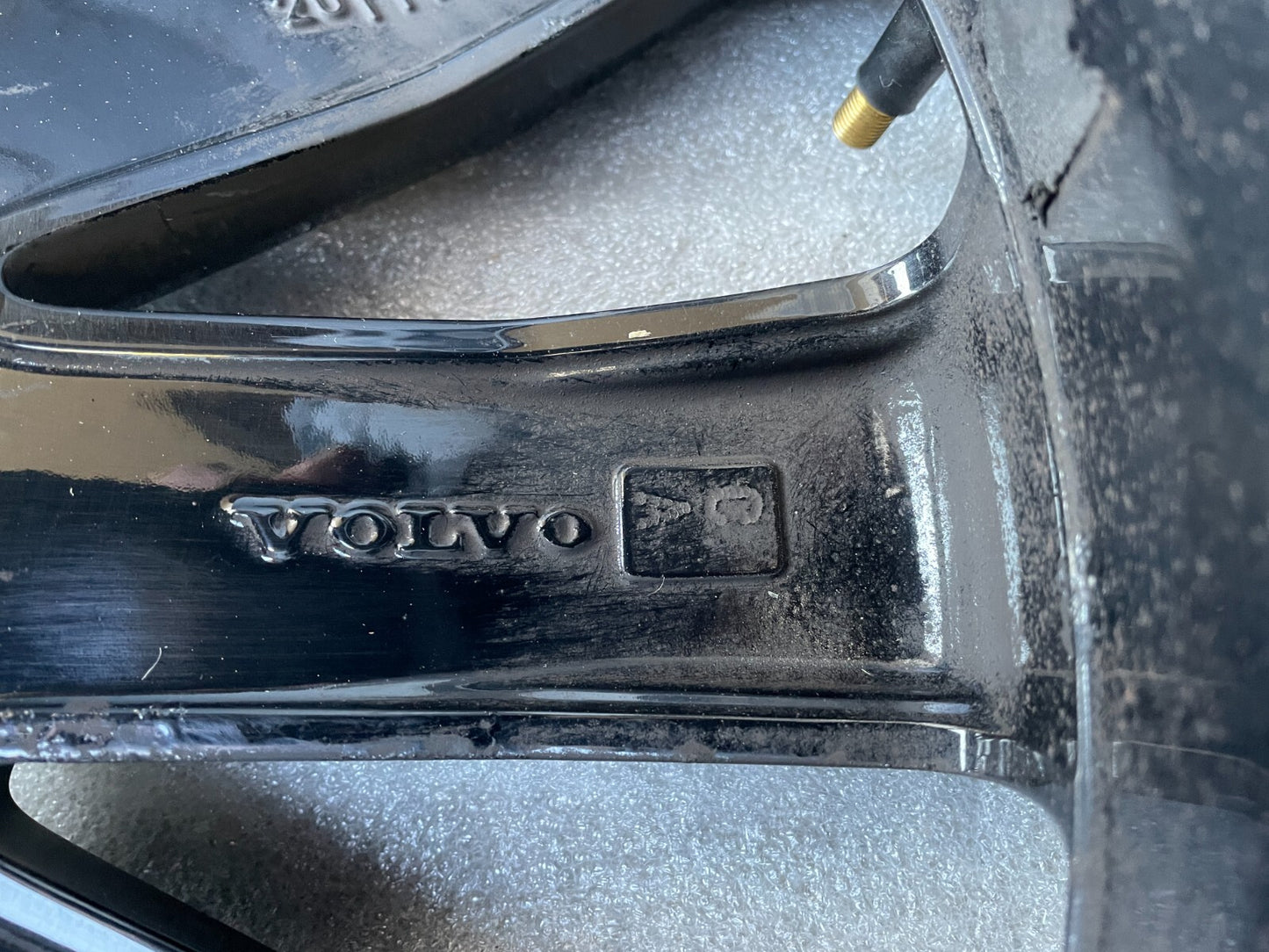 1x Volvo S60 V60 XC60 Alufelge 8.0Jx18 Zoll / 314713124