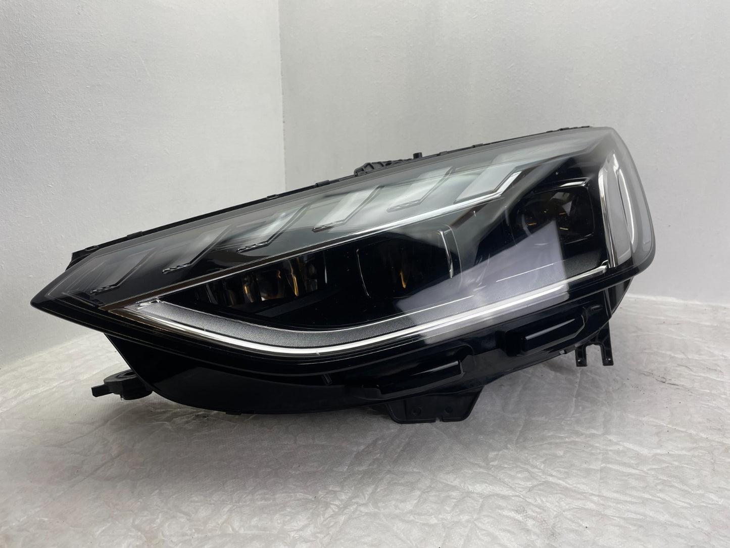 Original Audi A4 8W B9 LED Scheinwerfer links 8W0941033D0