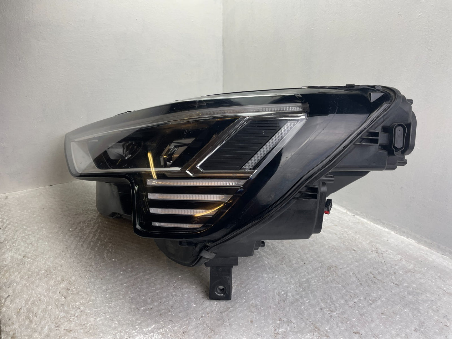 Original Audi e-tron LED Scheinwerfer links 4KE941039D1