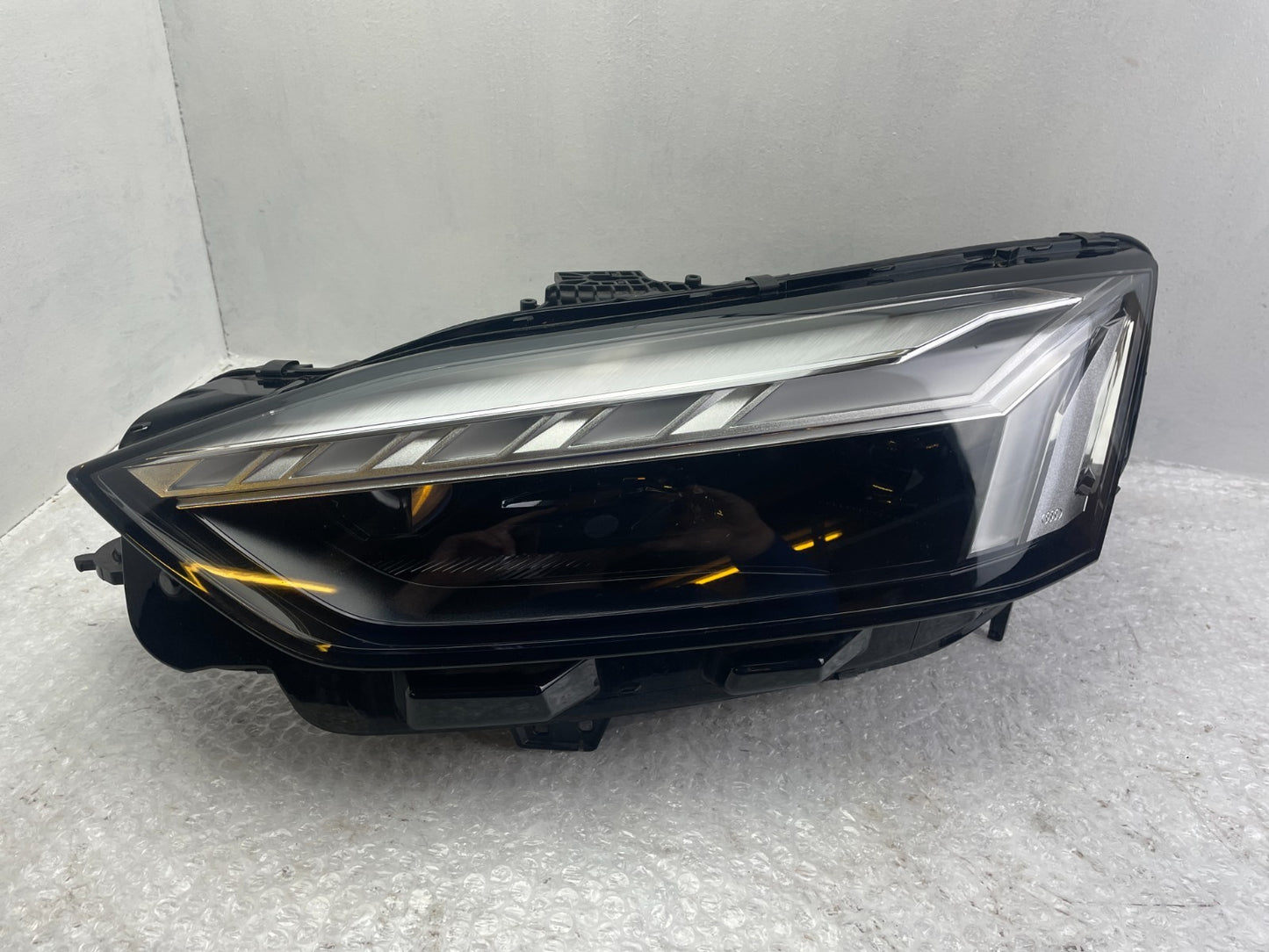 Original Audi A5 8V LED Matrix Scheinwerfer links 8W69410390