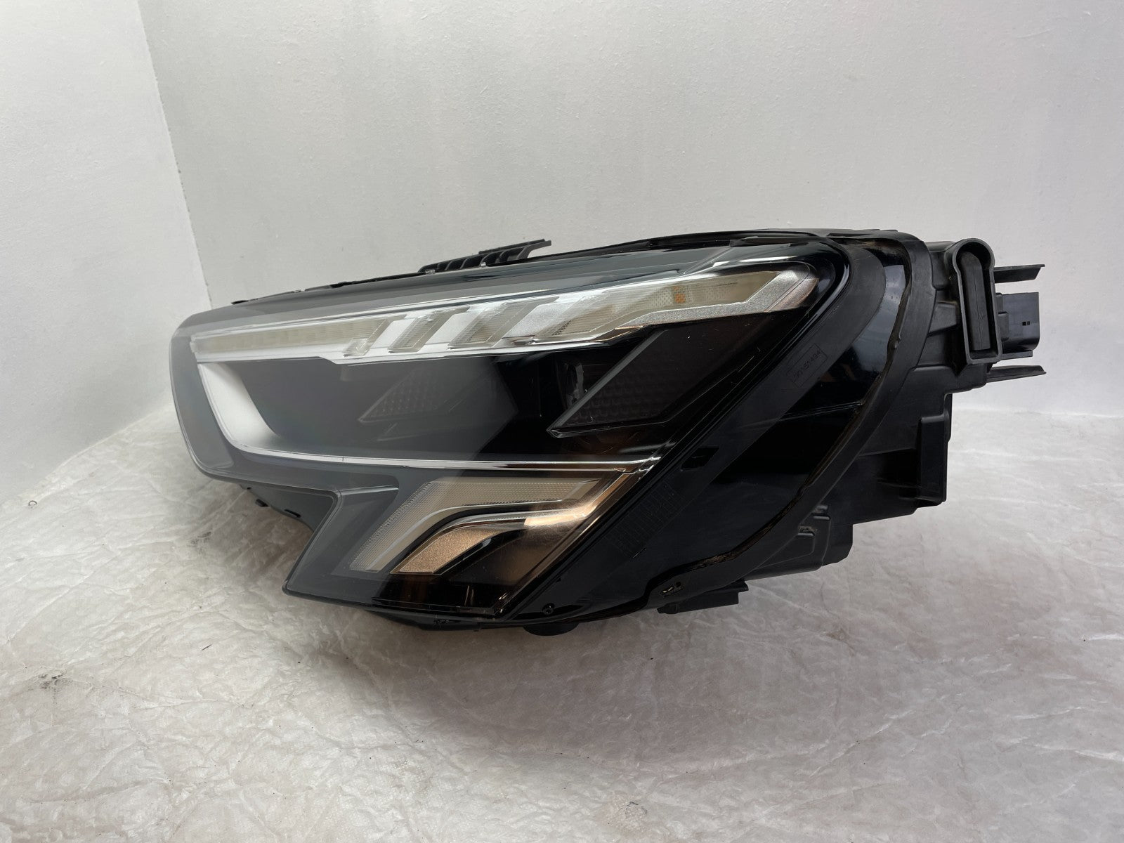 Original Audi A3 8Y LED Scheinwerfer links 8Y09410332