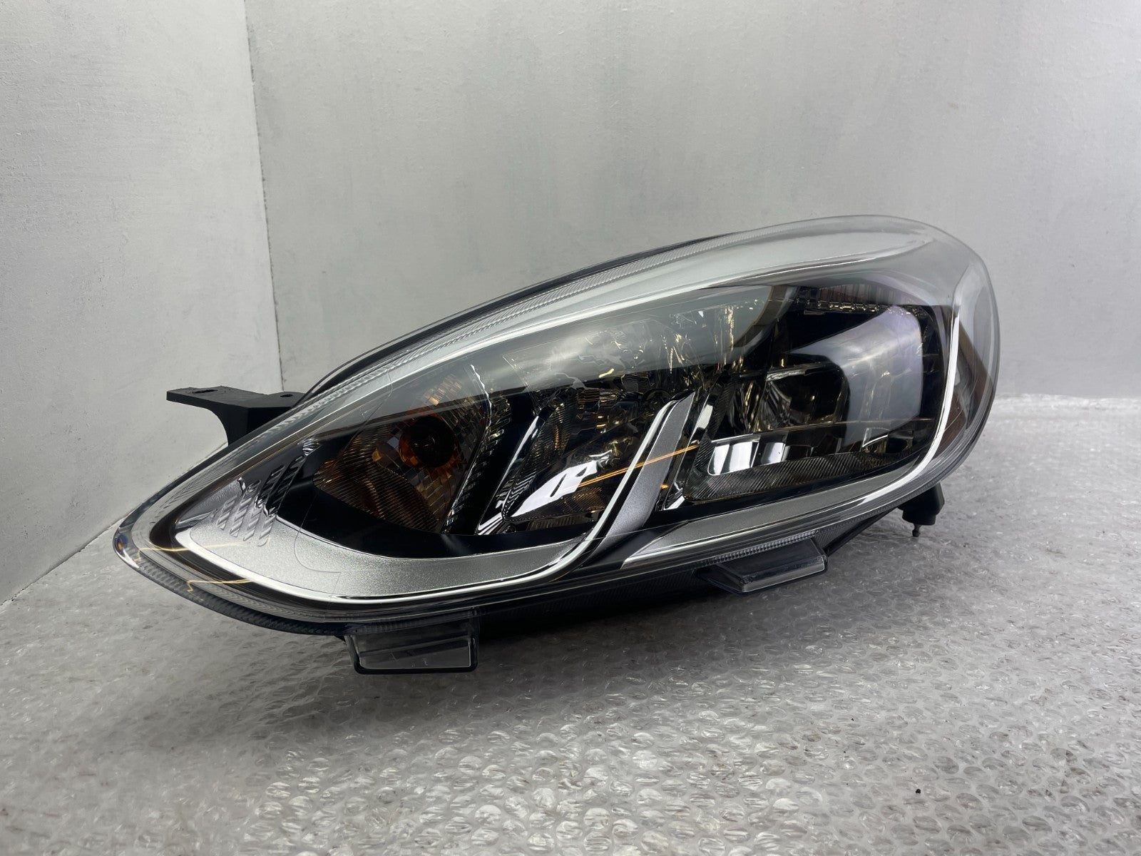 Original Ford Fiesta MK8 VIII Scheinwerfer links L1BB-13E015-AE1