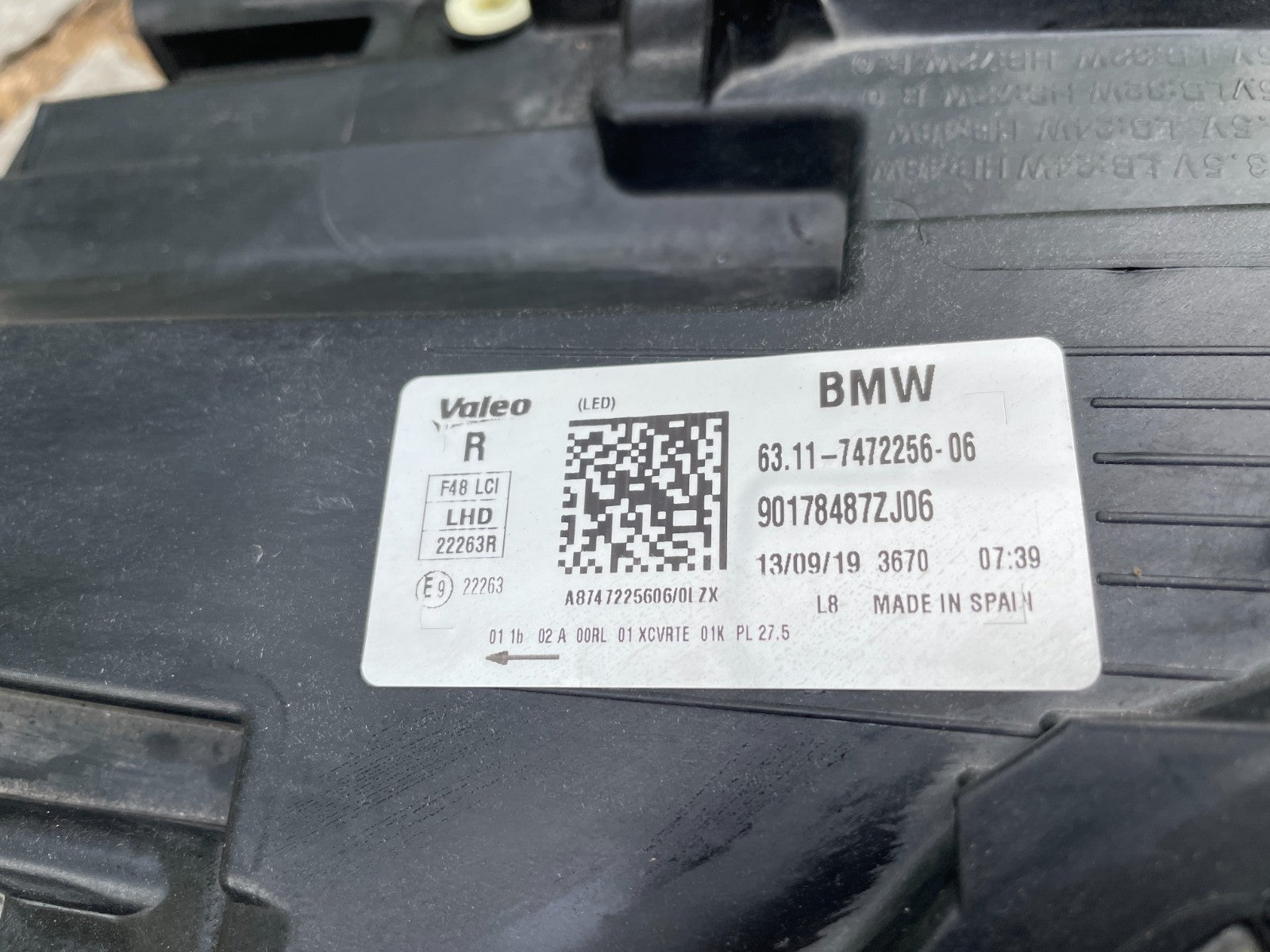 Original BMW X1 F48 LCI LED Scheinwerfer rechts 74722566