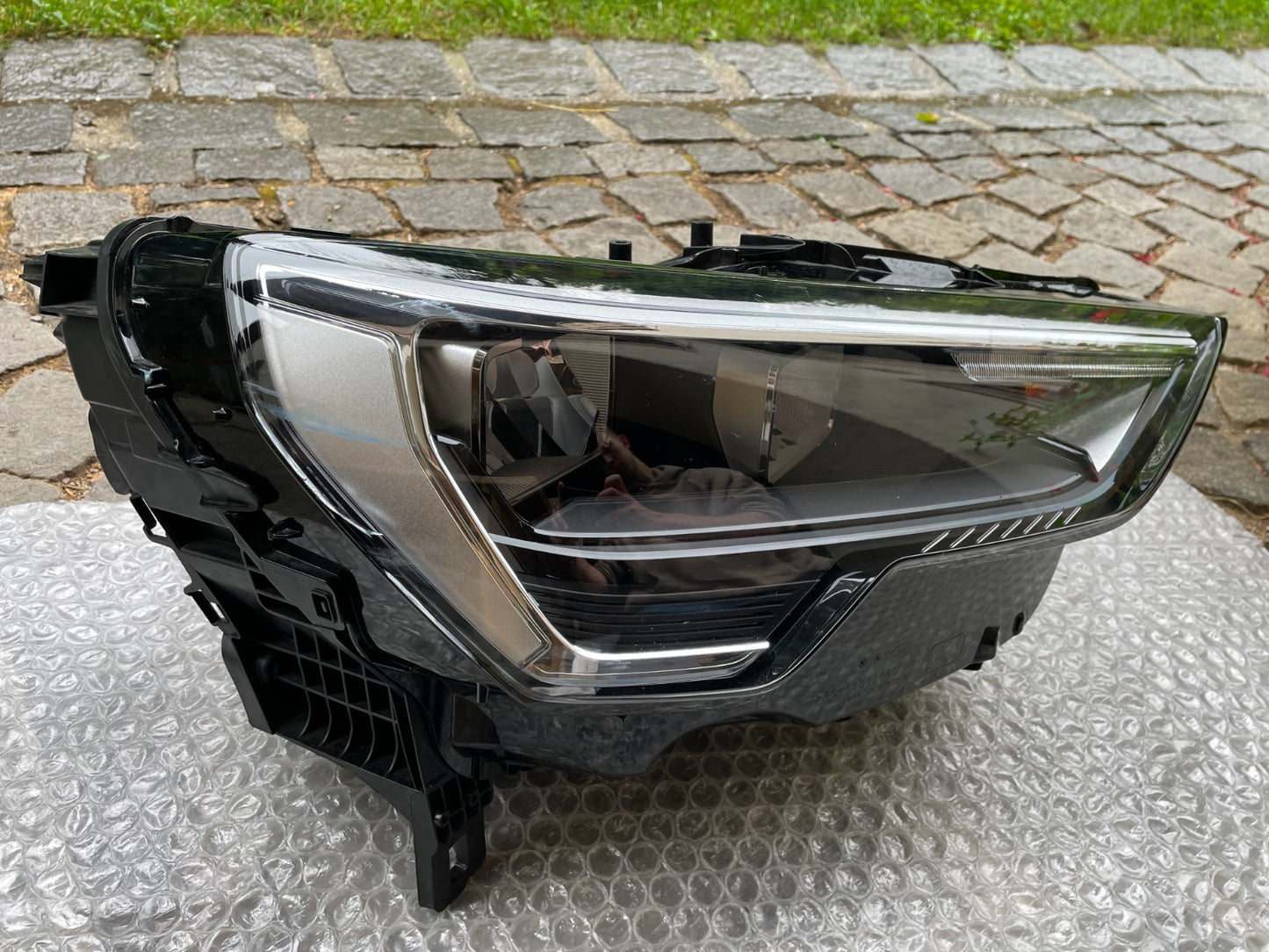 Original Audi Q3 LED Scheinwerfer rechts 83A9410122