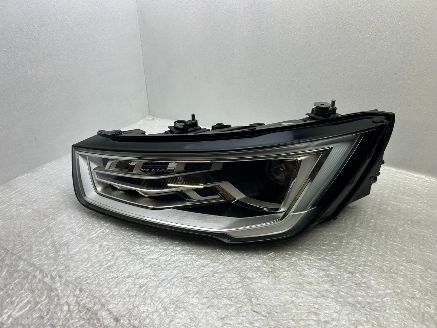 Original Audi A1 Xenon Scheinwerfer links 8XA941005 79431000000