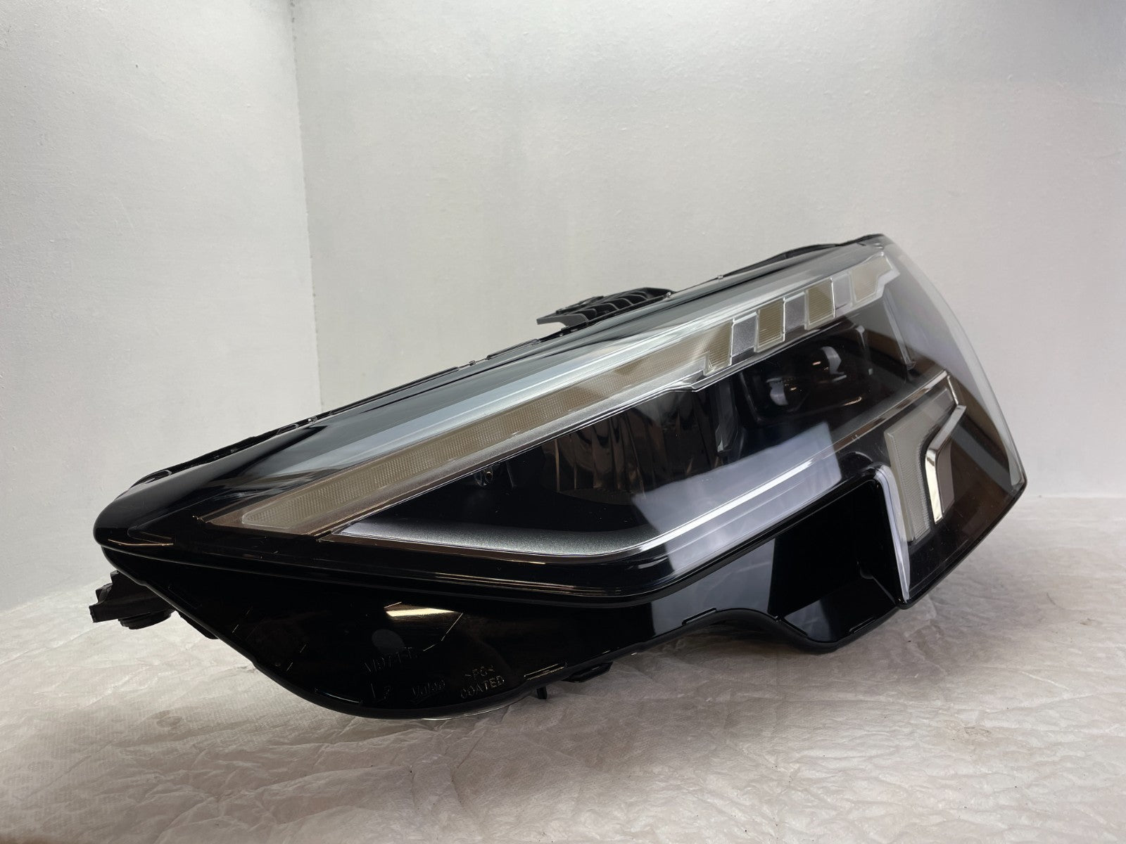 Original Audi A3 8Y LED Scheinwerfer links 8Y09410331