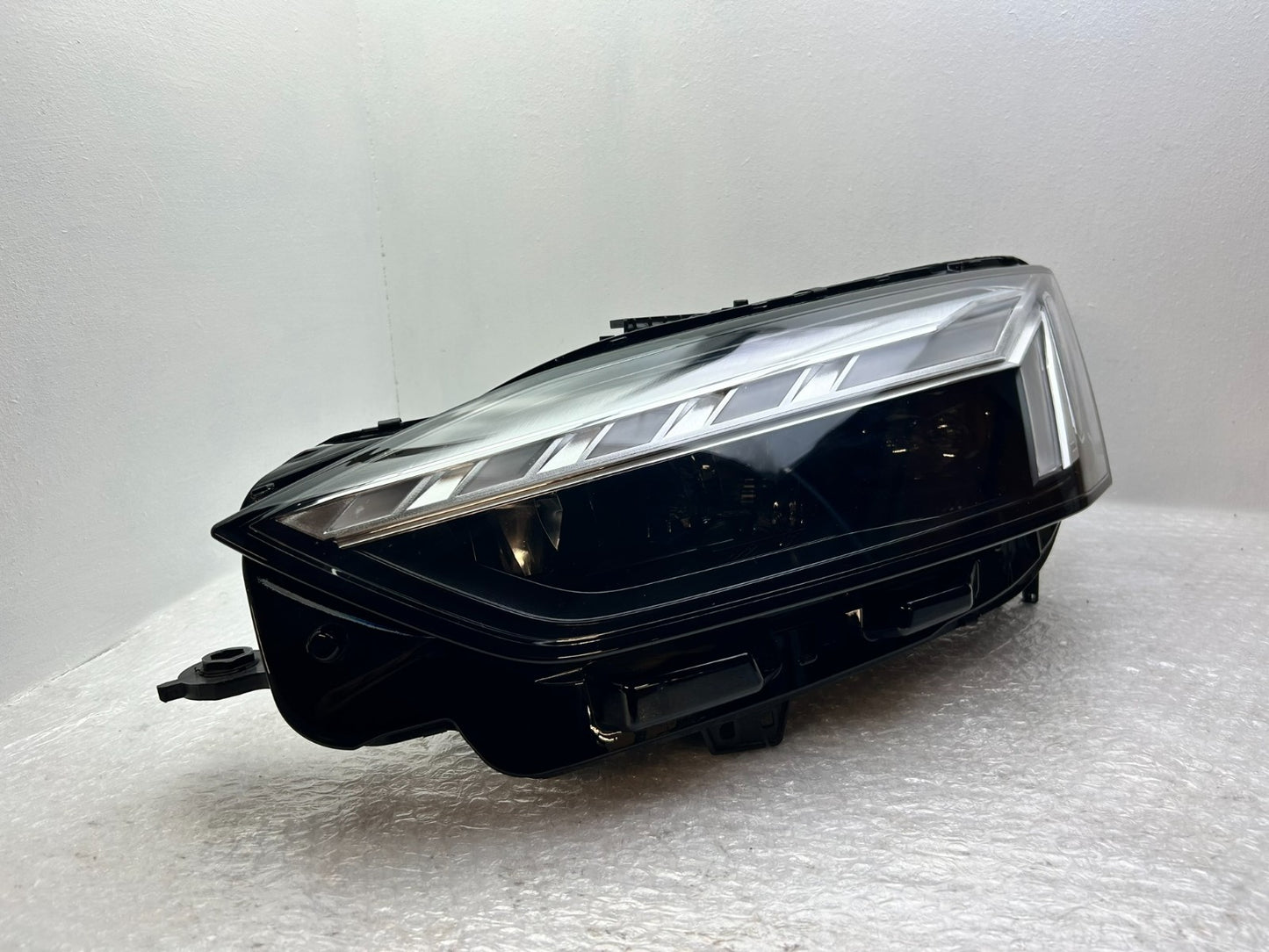 Original Audi A5 8V LED Matrix Scheinwerfer links 8W69410391