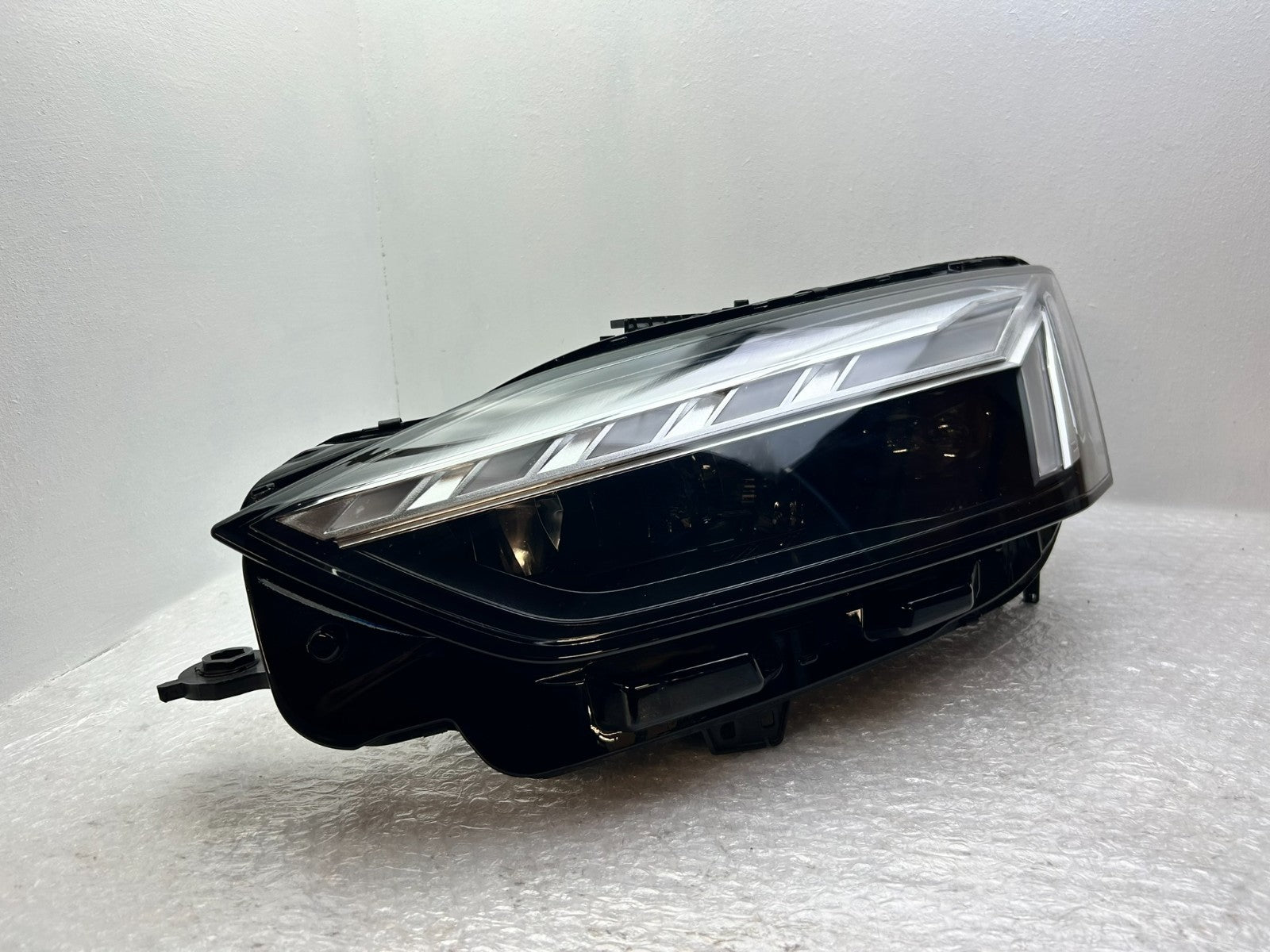 Original Audi A5 8V LED Matrix Scheinwerfer links 8W69410391