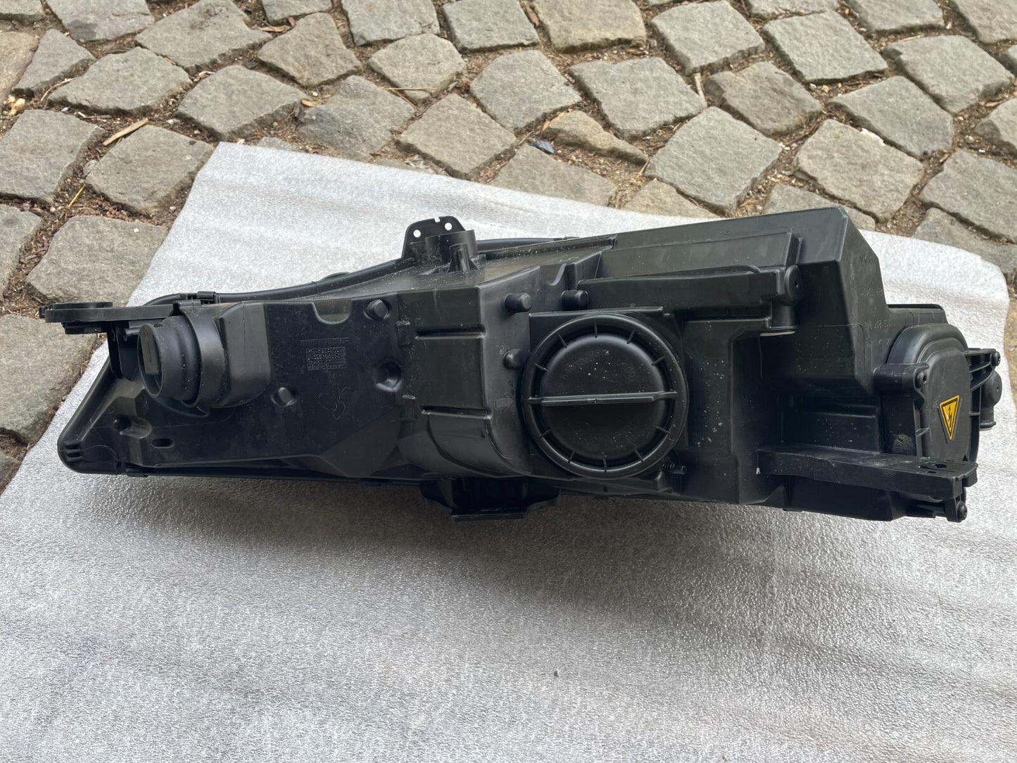 Audi A4 B9 Frontscheinwerfer links 8W09410436